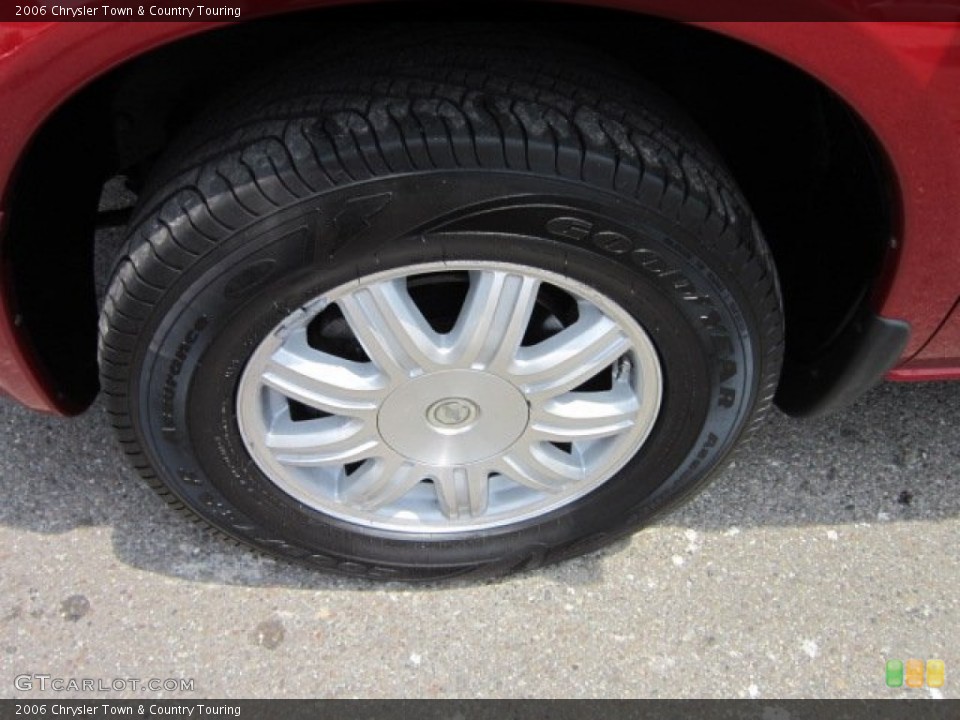 2006 Chrysler Town & Country Touring Wheel and Tire Photo #50793453