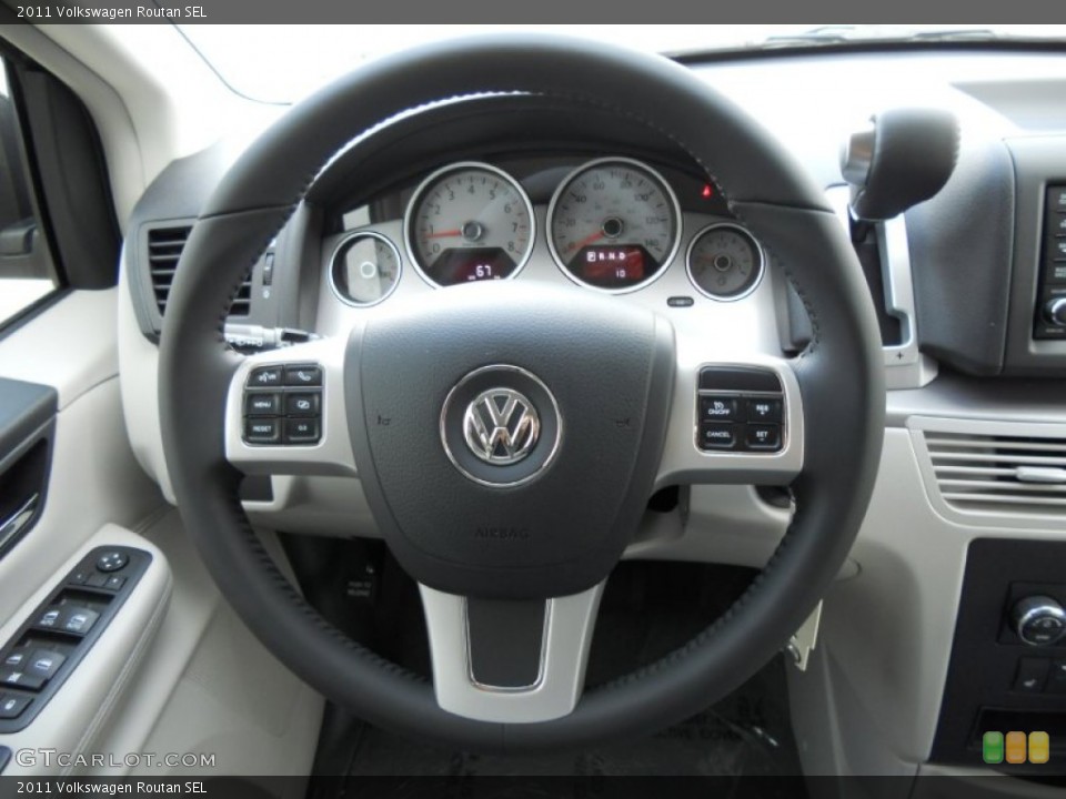 2011 Volkswagen Routan SEL Wheel and Tire Photo #50810847