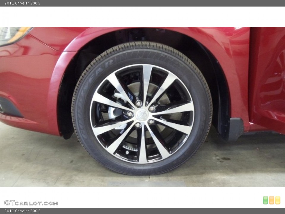 2011 Chrysler 200 S Wheel and Tire Photo #50814633