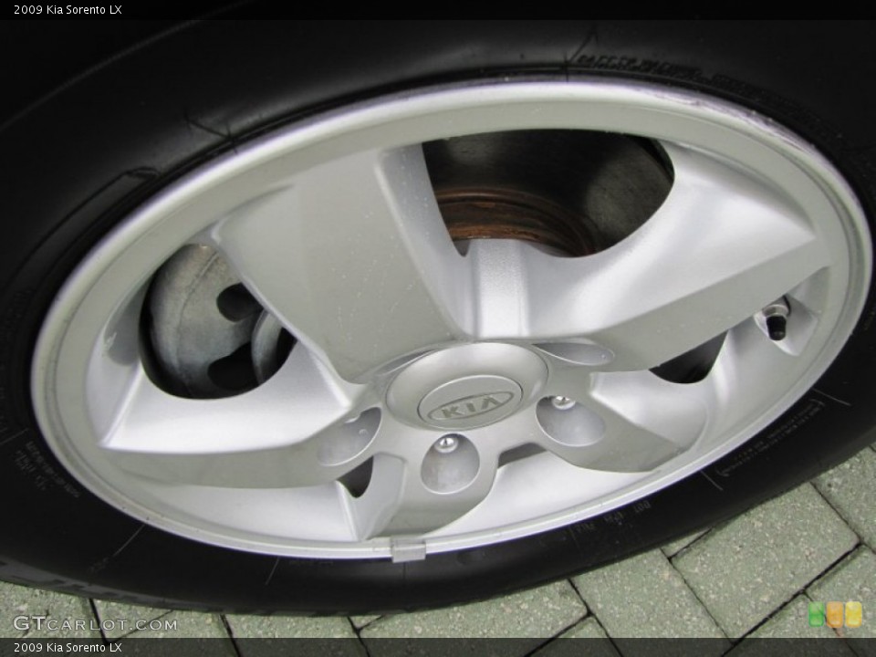 2009 Kia Sorento LX Wheel and Tire Photo #50897635