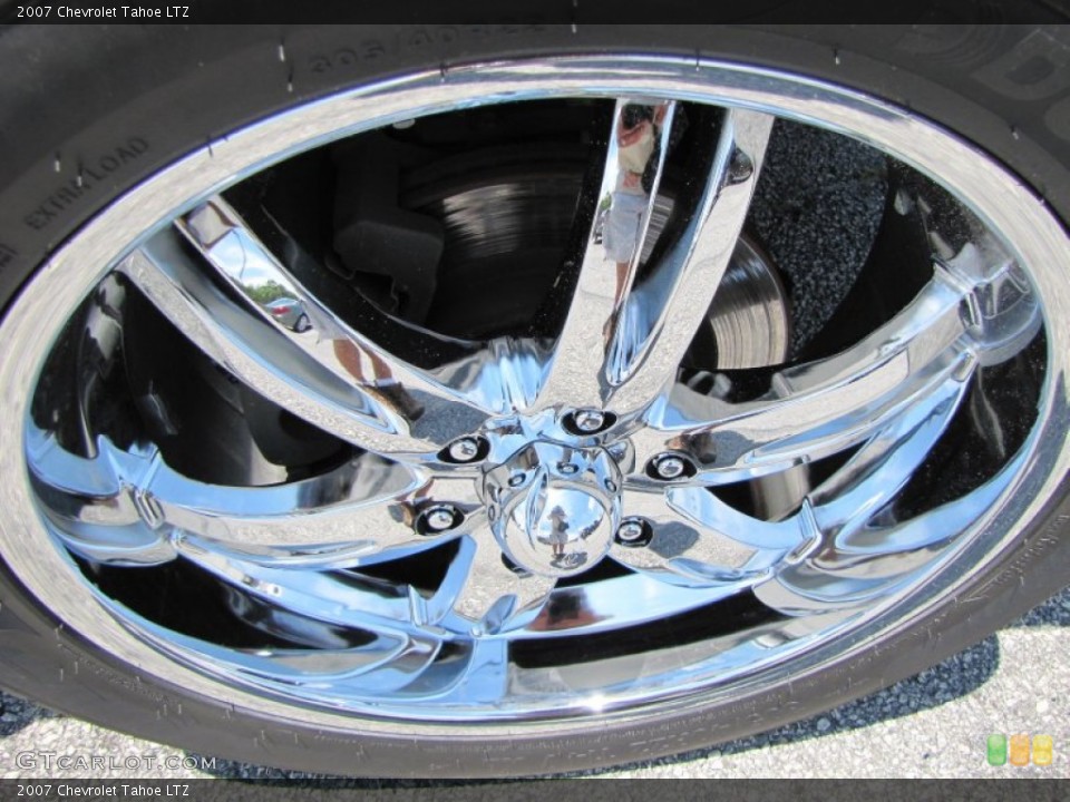 2007 Chevrolet Tahoe Custom Wheel and Tire Photo #50915241