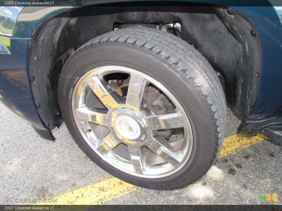 2007 Chevrolet Avalanche LT Wheel and Tire Photo #50930415