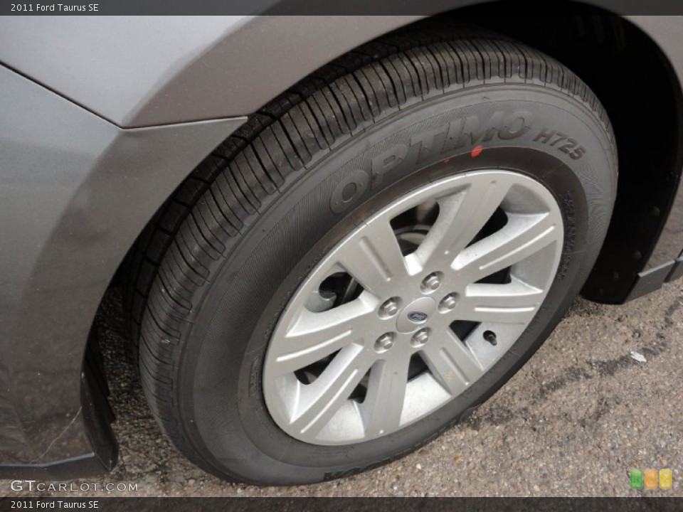 2011 Ford Taurus SE Wheel and Tire Photo #50963343