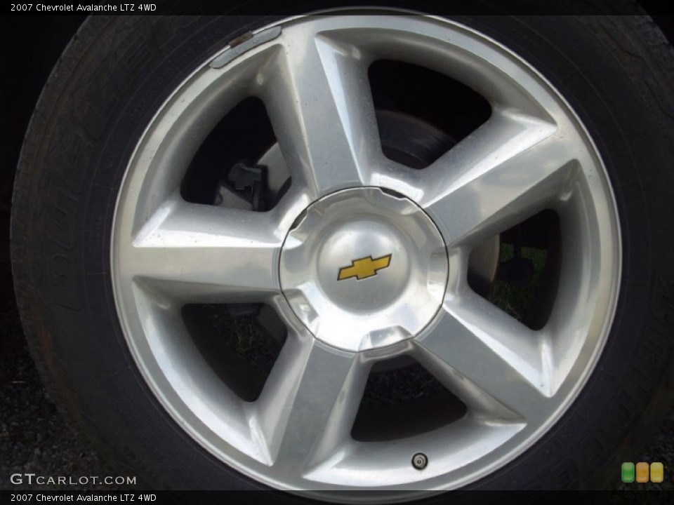 2007 Chevrolet Avalanche LTZ 4WD Wheel and Tire Photo #51171117