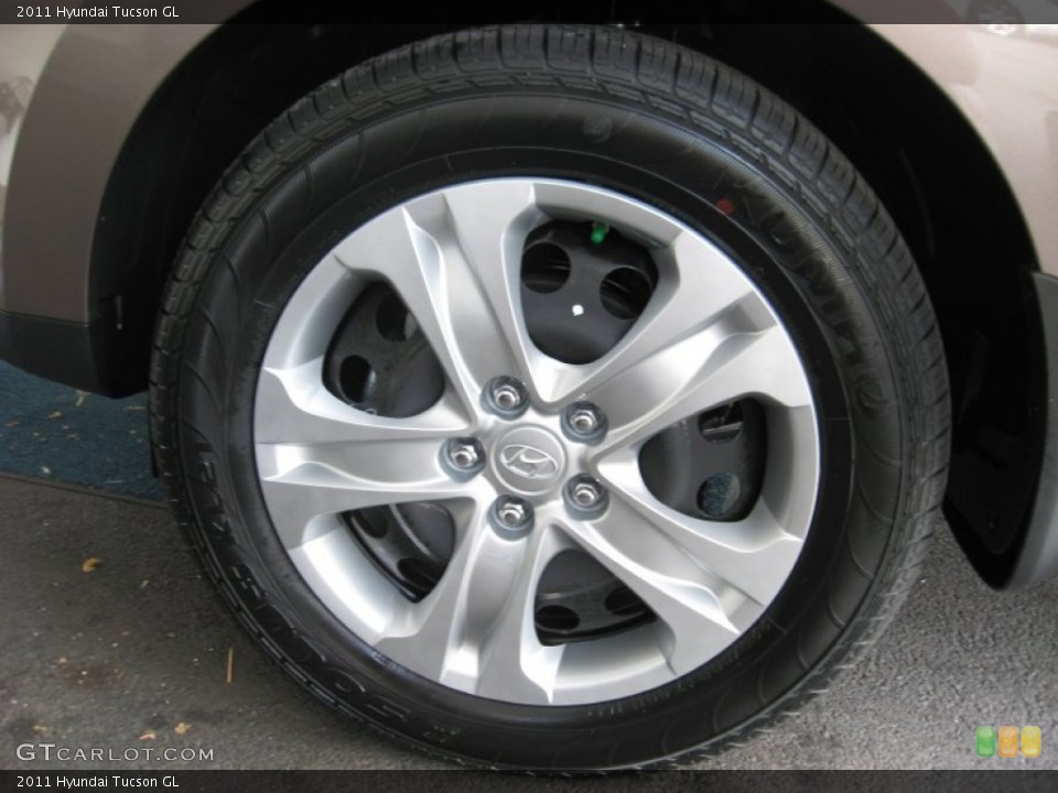 2011 Hyundai Tucson GL Wheel and Tire Photo #51173895