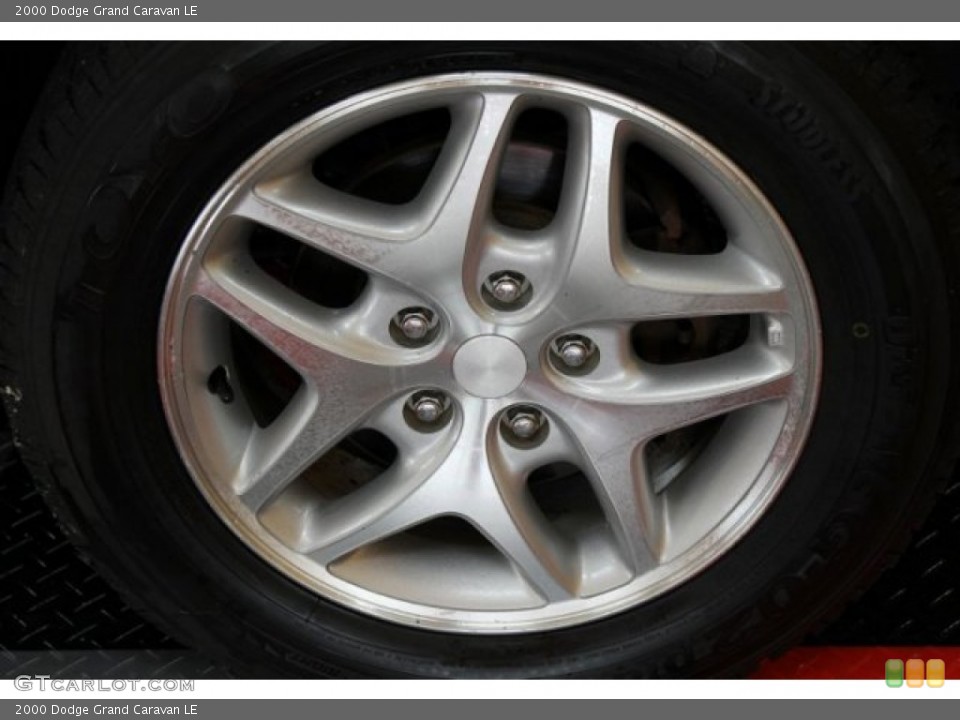 2000 Dodge Grand Caravan LE Wheel and Tire Photo #51213050