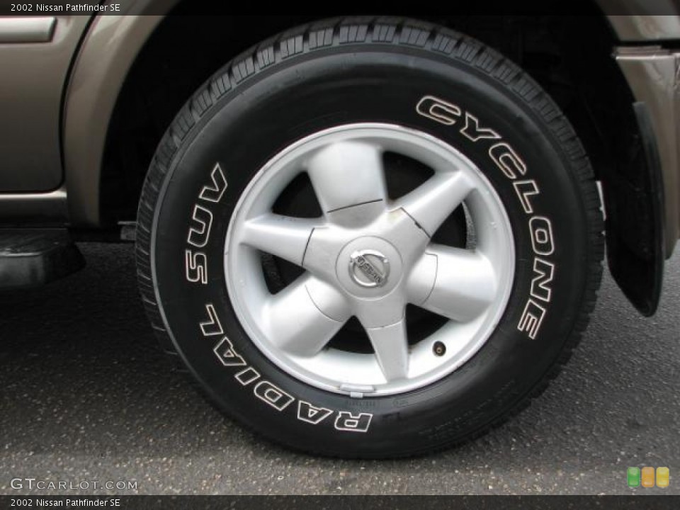 2002 Nissan Pathfinder SE Wheel and Tire Photo #51271340