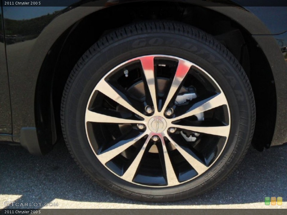 2011 Chrysler 200 S Wheel and Tire Photo #51362777