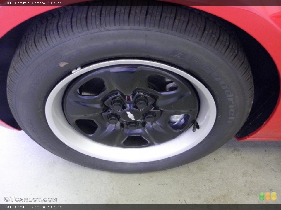2011 Chevrolet Camaro LS Coupe Wheel and Tire Photo #51578182