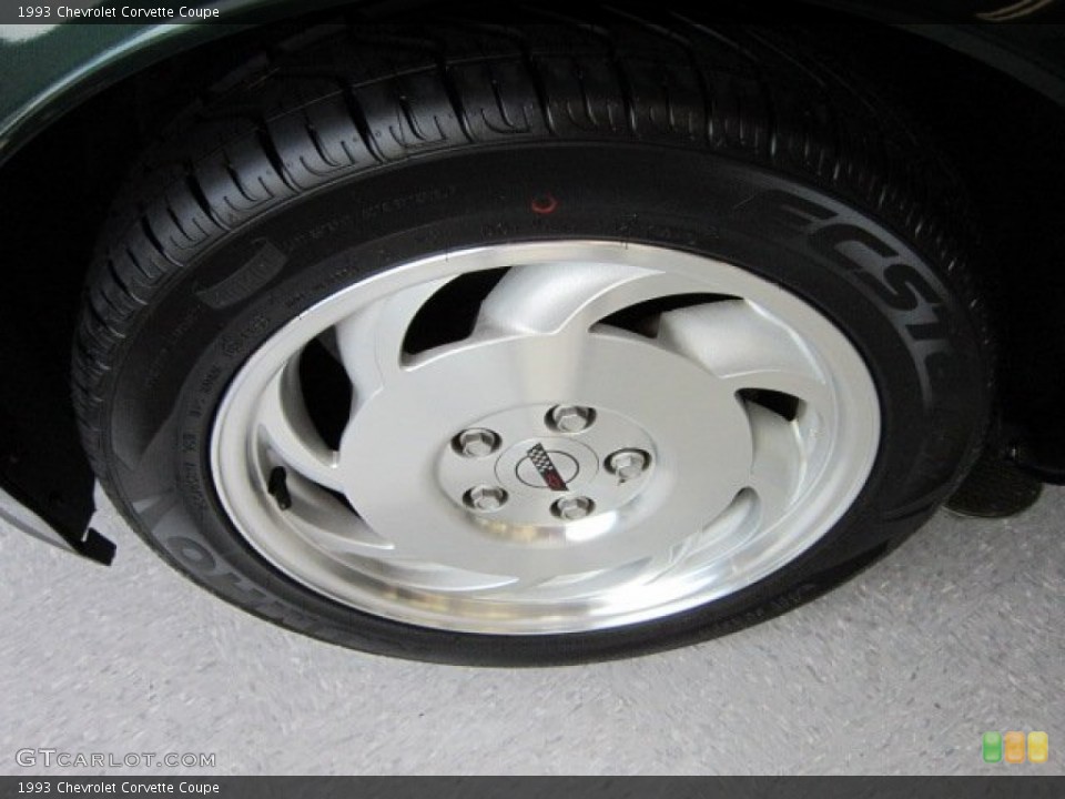 1993 Chevrolet Corvette Coupe Wheel and Tire Photo #51642985