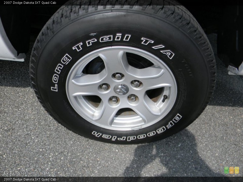2007 Dodge Dakota SXT Quad Cab Wheel and Tire Photo #51712585