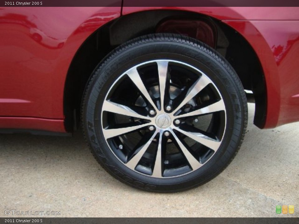 2011 Chrysler 200 S Wheel and Tire Photo #51740236