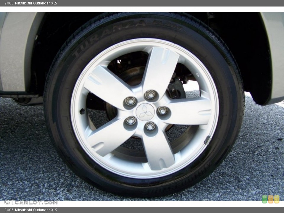 2005 Mitsubishi Outlander XLS Wheel and Tire Photo #51768609