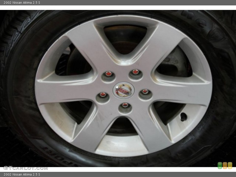 2002 Nissan Altima 2.5 S Wheel and Tire Photo #52047527