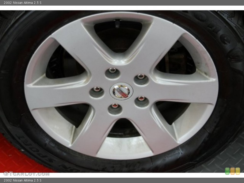 2002 Nissan Altima 2.5 S Wheel and Tire Photo #52047539