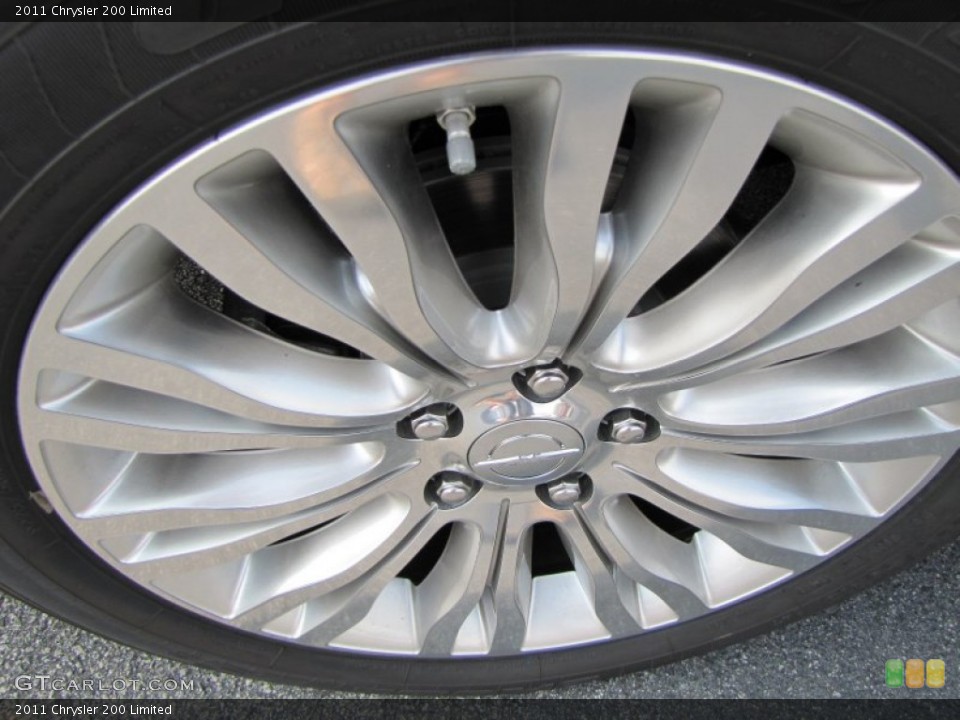 2011 Chrysler 200 Limited Wheel and Tire Photo #52167892