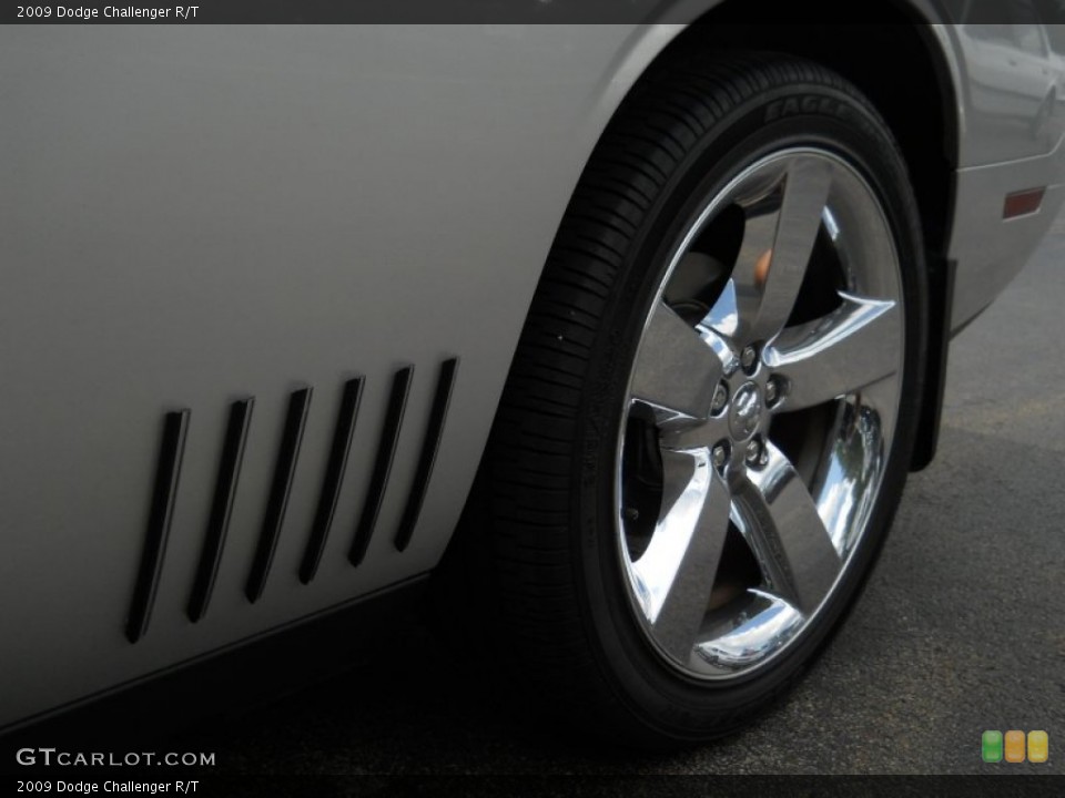 2009 Dodge Challenger R/T Wheel and Tire Photo #52240279