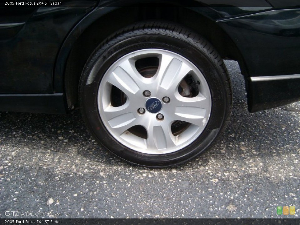 2005 Ford Focus ZX4 ST Sedan Wheel and Tire Photo #52324257