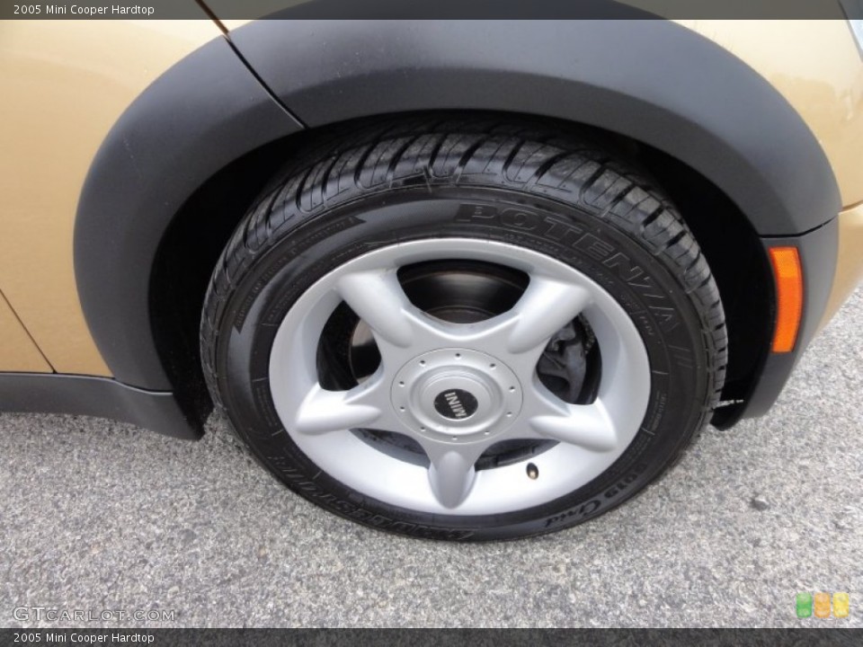 2005 Mini Cooper Hardtop Wheel and Tire Photo #52332027