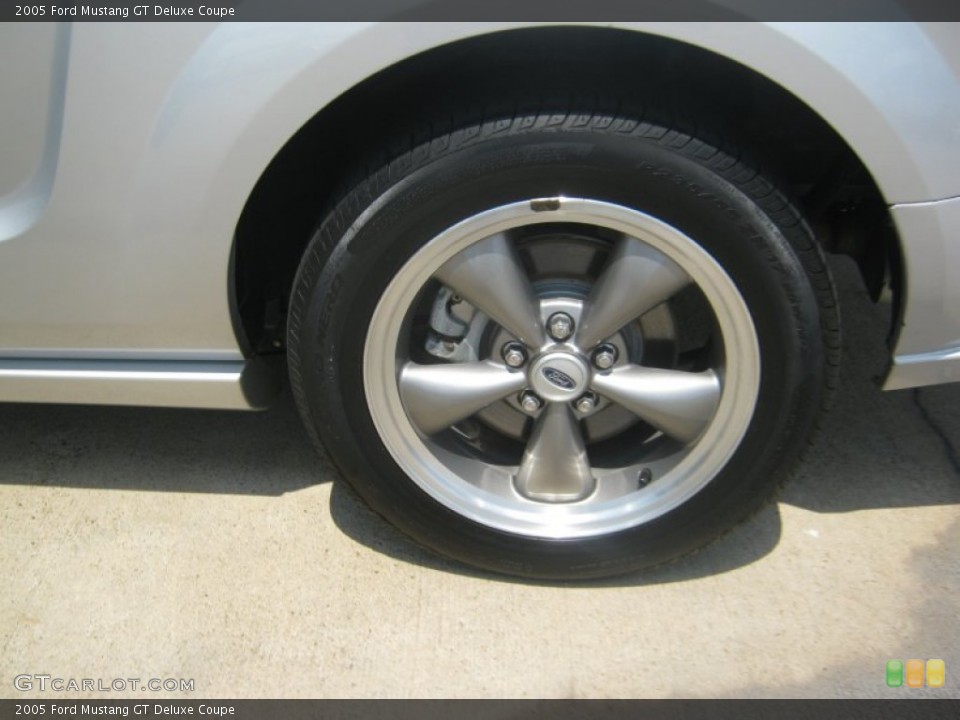 2005 Ford Mustang GT Deluxe Coupe Wheel and Tire Photo #52420521