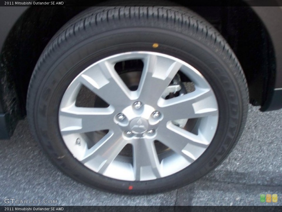 2011 Mitsubishi Outlander SE AWD Wheel and Tire Photo #52425189