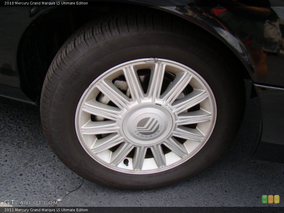 2011 Mercury Grand Marquis LS Ultimate Edition Wheel and Tire Photo #52429803