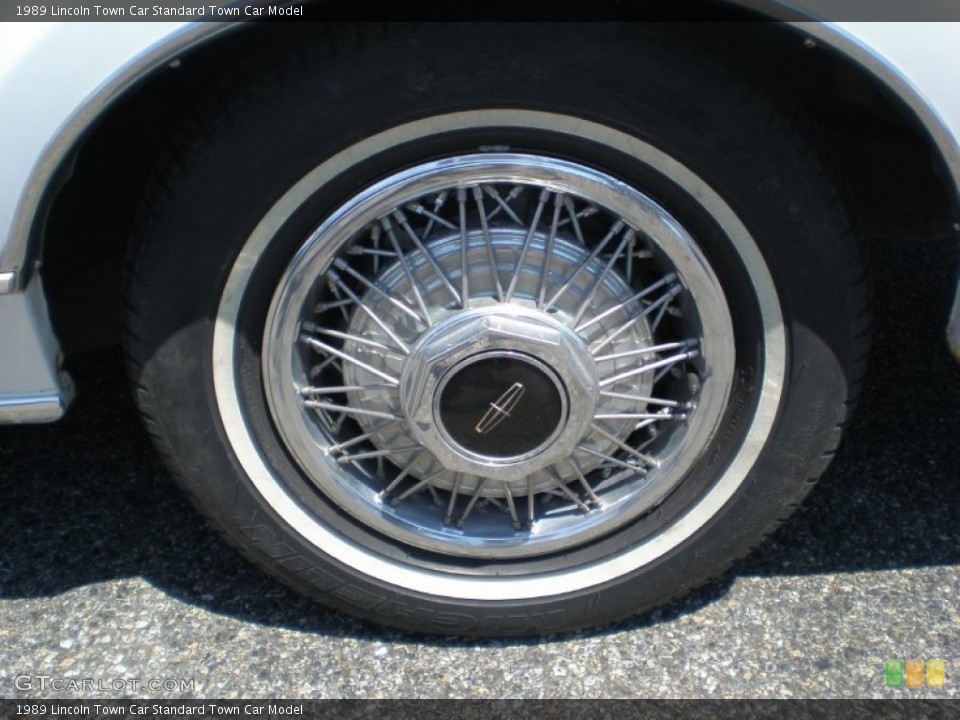 1989 Lincoln Town Car Wheels and Tires