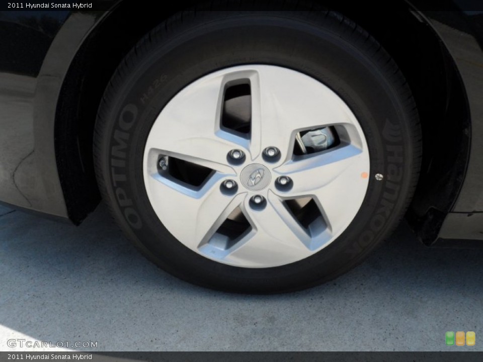 2011 Hyundai Sonata Hybrid Wheel and Tire Photo #52522500