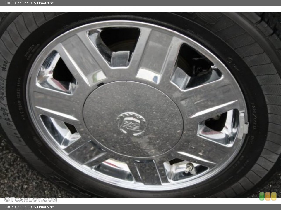 2006 Cadillac DTS Limousine Wheel and Tire Photo #52555034