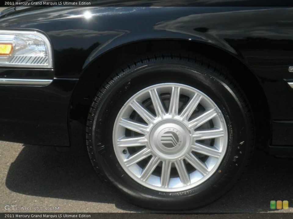 2011 Mercury Grand Marquis LS Ultimate Edition Wheel and Tire Photo #52555058
