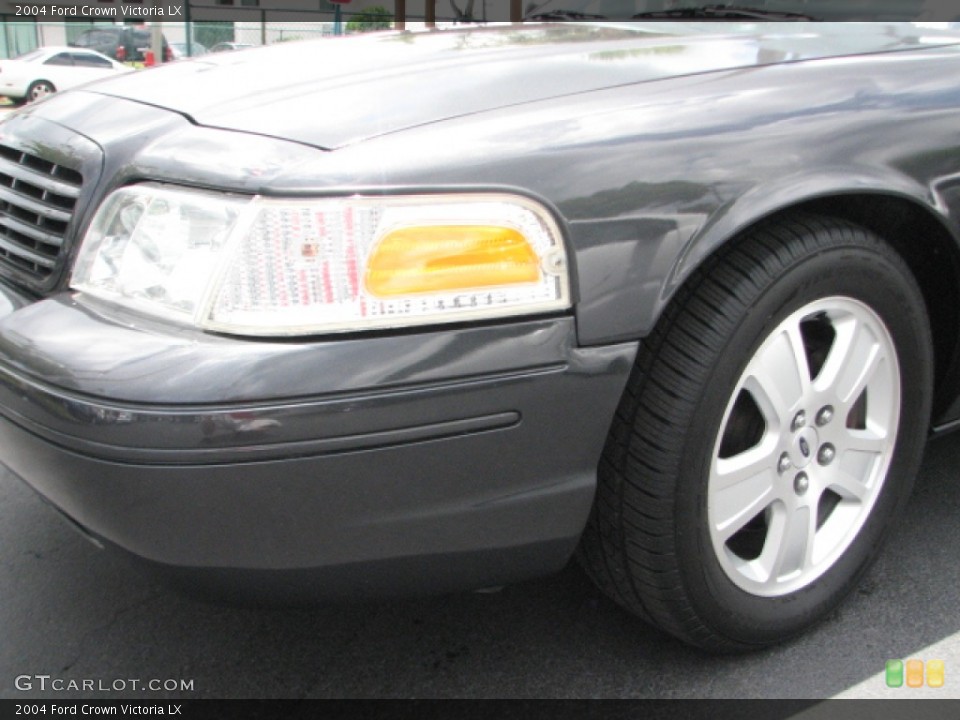 2004 Ford Crown Victoria LX Wheel and Tire Photo #52575047