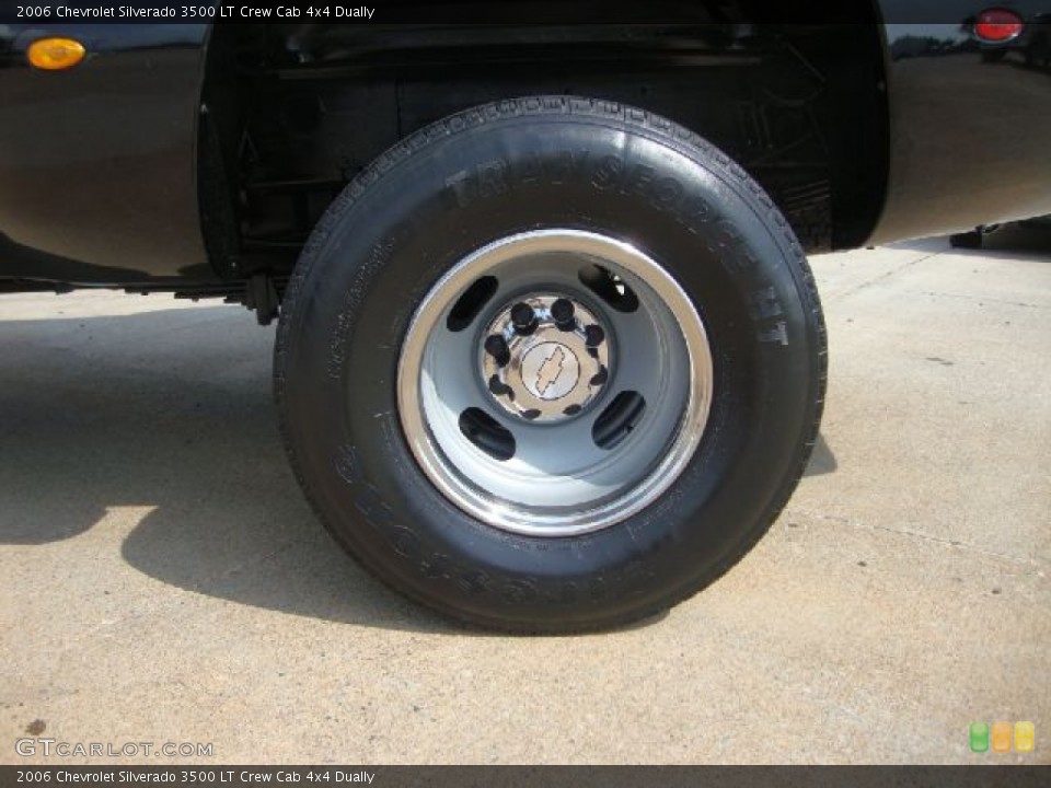 2006 Chevrolet Silverado 3500 LT Crew Cab 4x4 Dually Wheel and Tire Photo #52623245