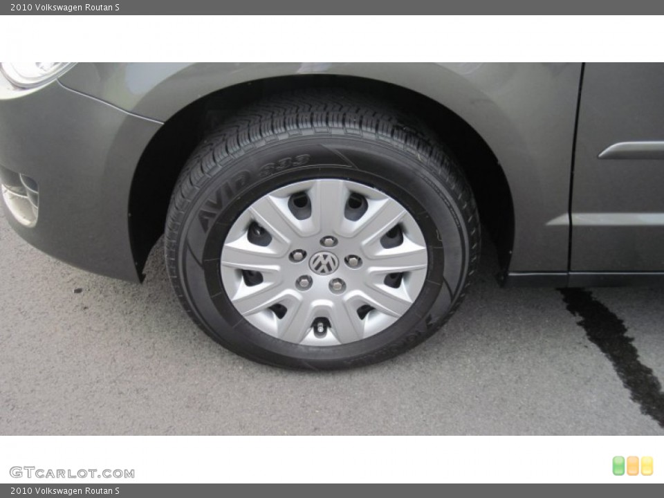 2010 Volkswagen Routan S Wheel and Tire Photo #52636601