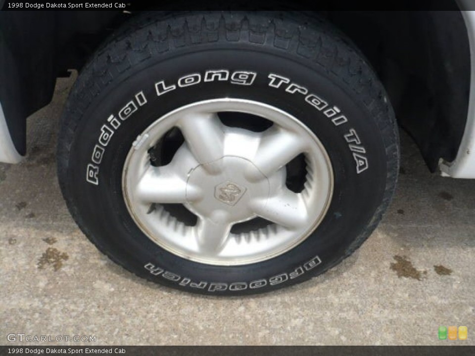 1998 Dodge Dakota Sport Extended Cab Wheel and Tire Photo #52697715