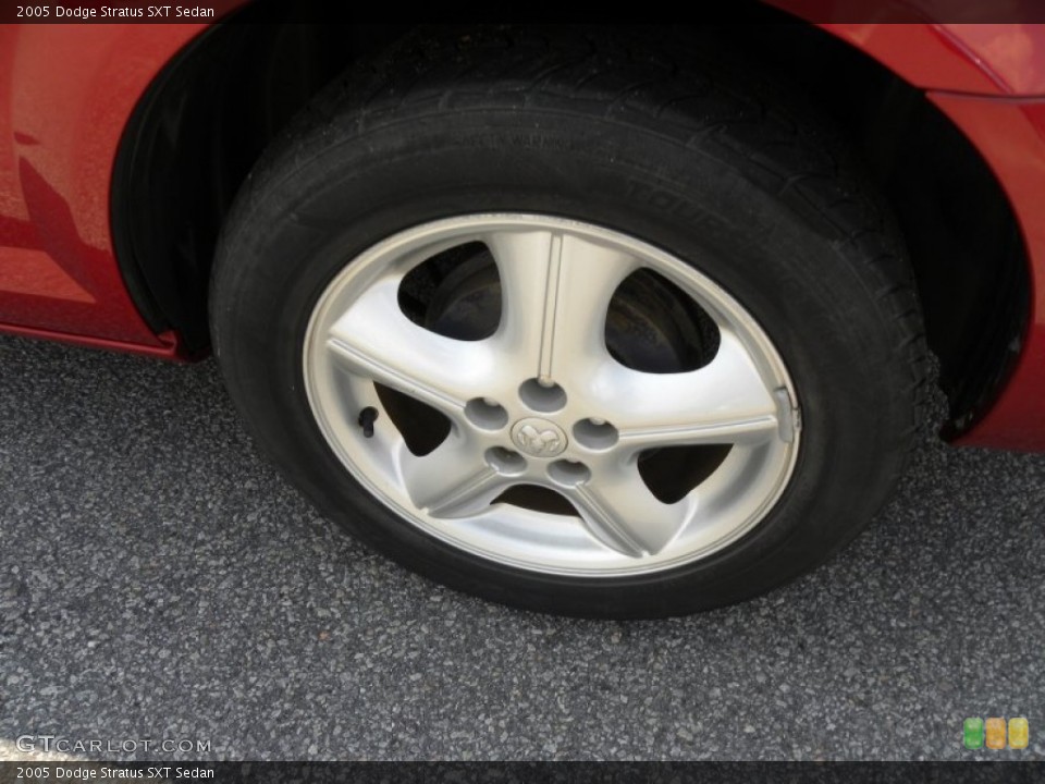 2005 Dodge Stratus SXT Sedan Wheel and Tire Photo #52706166