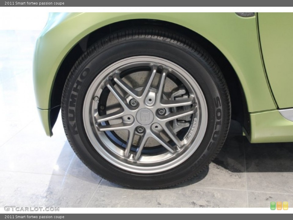 2011 Smart fortwo passion coupe Wheel and Tire Photo #52835736