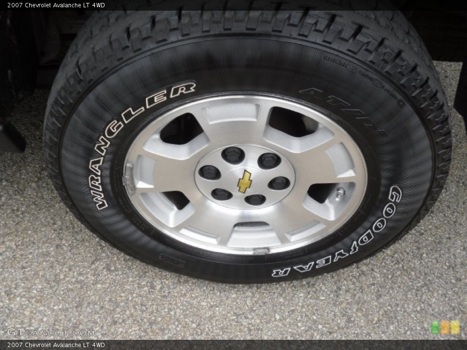 2007 Chevrolet Avalanche LT 4WD Wheel and Tire Photo #52865136