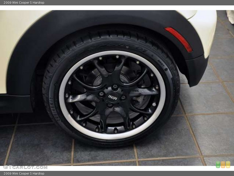 2009 Mini Cooper S Hardtop Wheel and Tire Photo #52870806