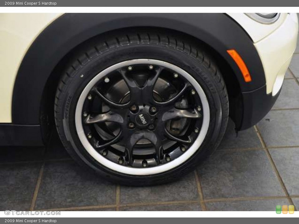 2009 Mini Cooper S Hardtop Wheel and Tire Photo #52870818