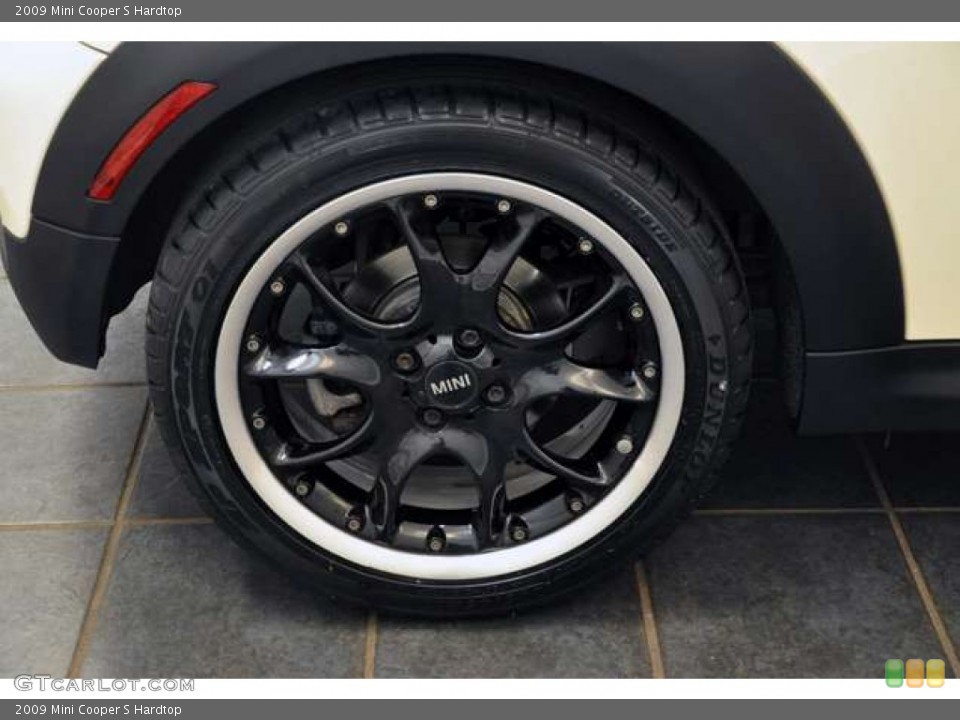 2009 Mini Cooper S Hardtop Wheel and Tire Photo #52870842