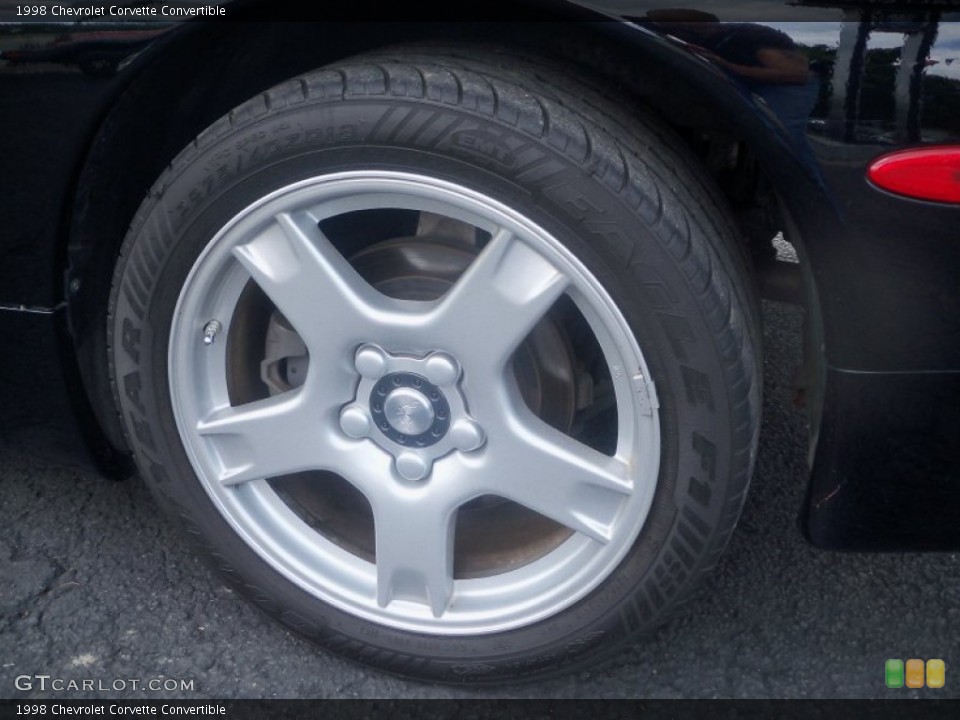 1998 Chevrolet Corvette Convertible Wheel and Tire Photo #52900158