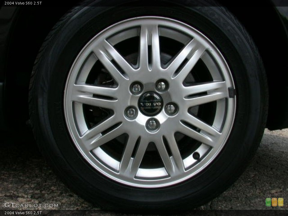 2004 Volvo S60 2.5T Wheel and Tire Photo #52949466