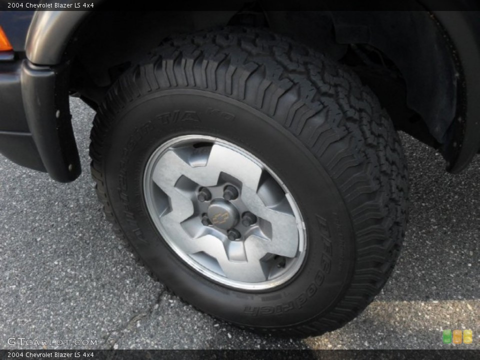 2004 Chevrolet Blazer LS 4x4 Wheel and Tire Photo #52988680