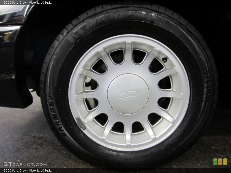 2000 Ford Crown Victoria LX Sedan Wheel and Tire Photo #53152012