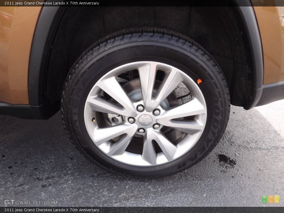 2011 Jeep Grand Cherokee Laredo X 70th Anniversary Wheel and Tire Photo #53159780