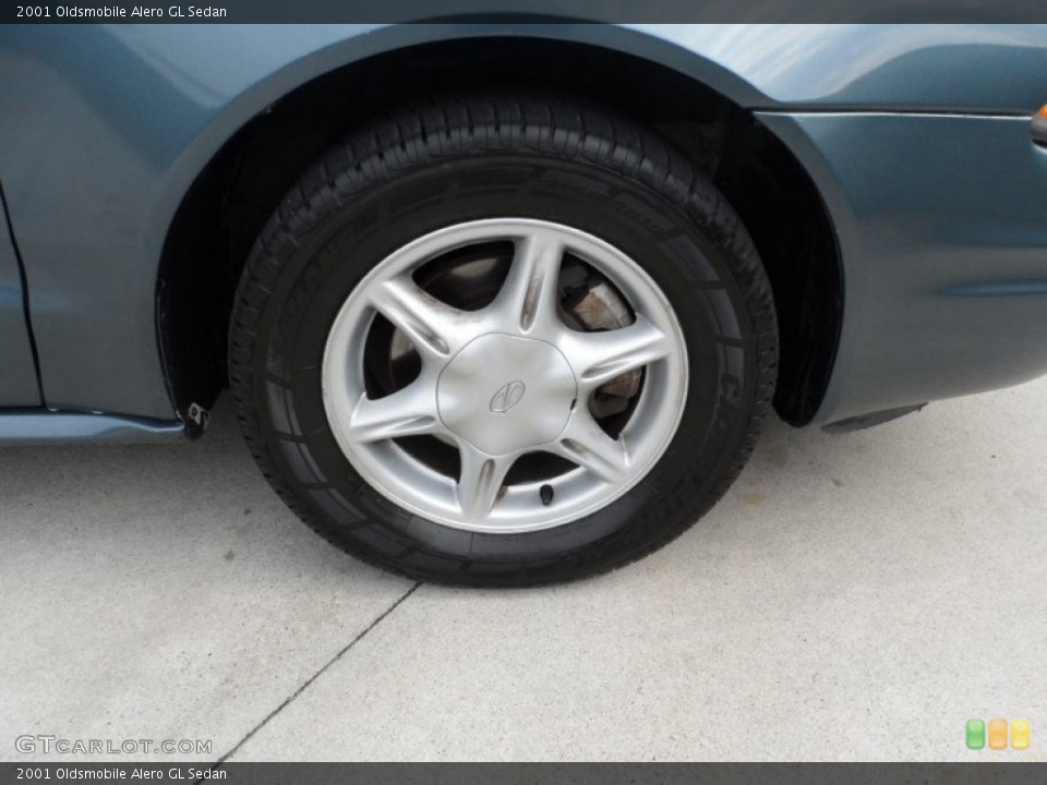 2001 Oldsmobile Alero GL Sedan Wheel and Tire Photo #53216866