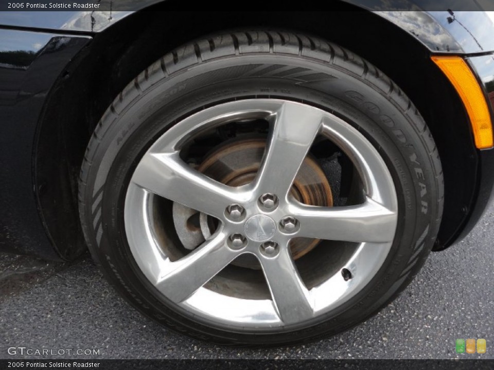 2006 Pontiac Solstice Roadster Wheel and Tire Photo #53294253