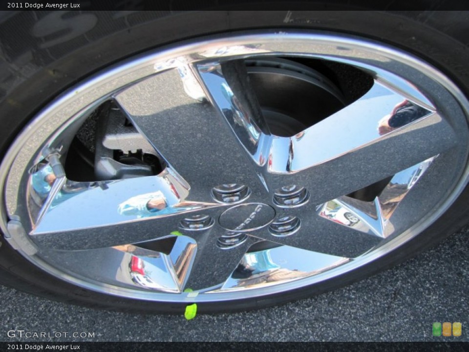 2011 Dodge Avenger Lux Wheel and Tire Photo #53343295