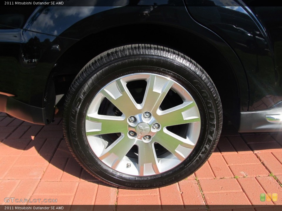 2011 Mitsubishi Outlander SE AWD Wheel and Tire Photo #53365019