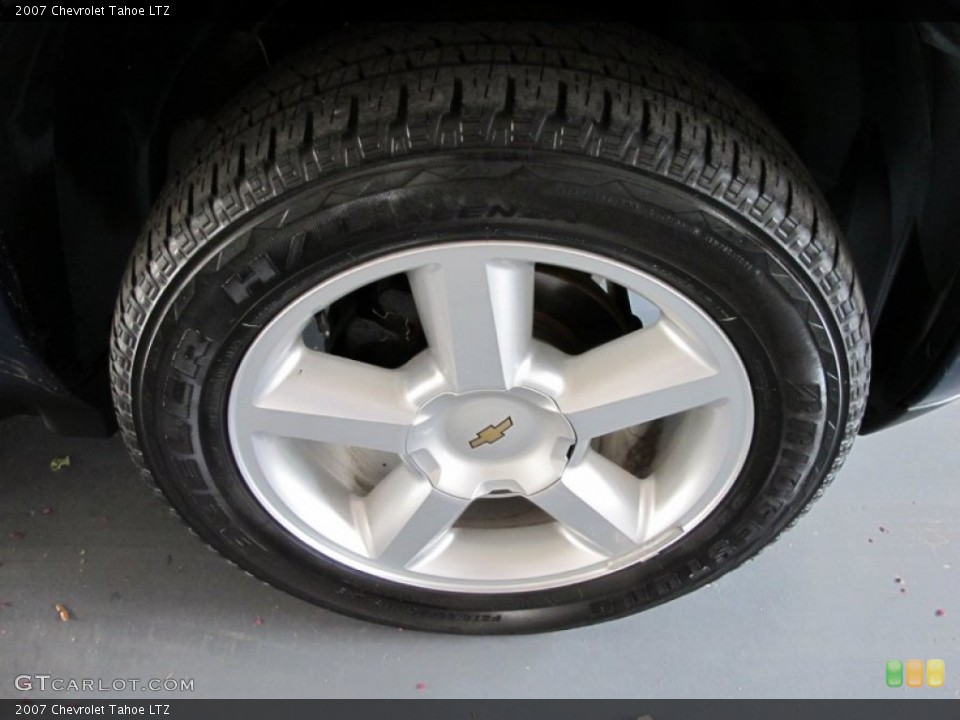 2007 Chevrolet Tahoe LTZ Wheel and Tire Photo #53368019